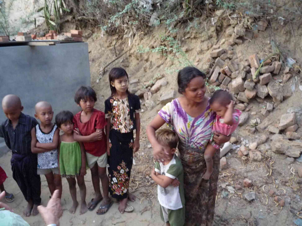 Manche Familien haben 8 Kinder, wie ein stolzer Vater uns dort erzählte